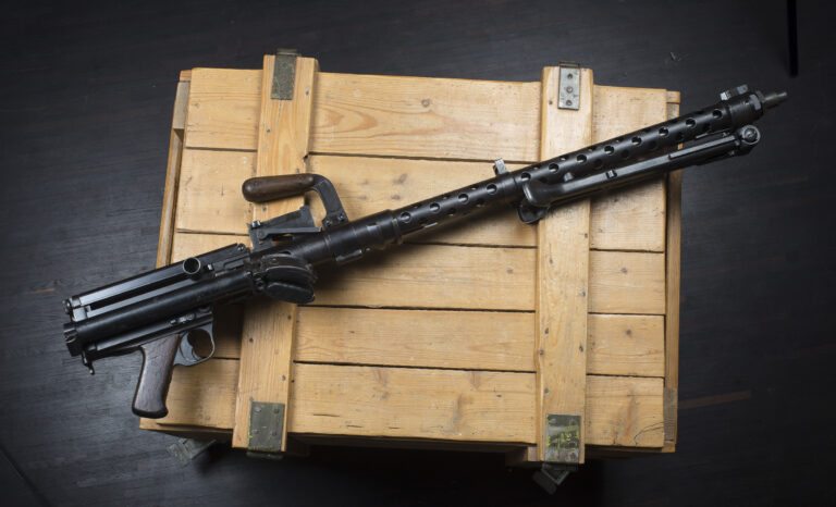 MG 13 nr B-999
